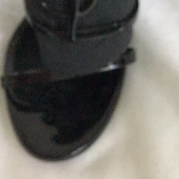 Authentic Saint Laurent Casandra heels in Nero(Black) - Picture 7 of 15